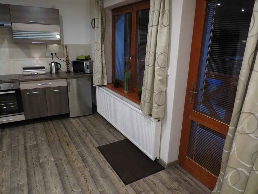 Apartman Route 18 Liptovský Mikuláš エクステリア 写真